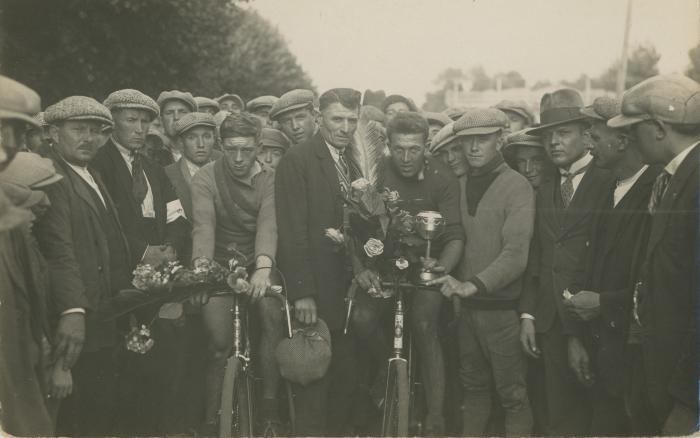 Winst na de wielerwedstrijd in Evergem