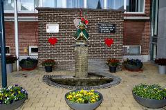 50 jaar verloving Mietje Stroel en Manneken Pis