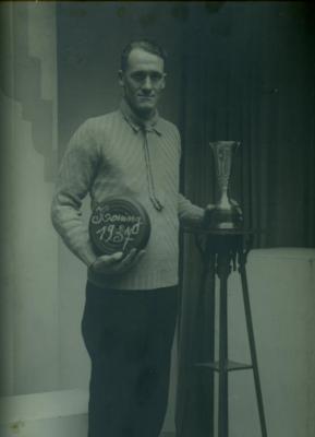Kampioen krulbol, Theofiel Ridel, 1937