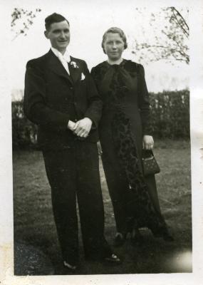 Huwelijksportret van Maurice Verzee-Maria De Craene, Ertvelde 1941