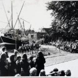 Eerste Garnaalfeesten in Boekhoute in 1973 en inhuldiging BOU 8