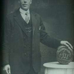 Kampioen krulbol, August Bruggeman, 1933