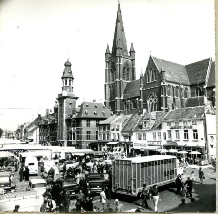 Fotoreeks van een marktdag in 1967 in Eeklo