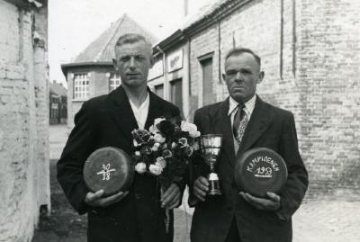 Kampioenen krulbol, Louis Scheir en Cyriel Pycke