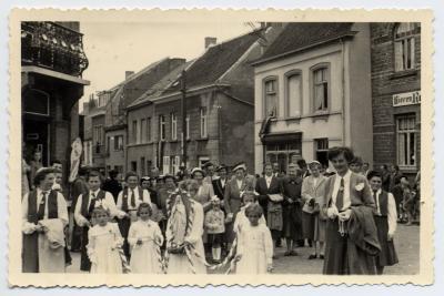 BJB tijdens de processie ter ere van Onze Lieve Vrouw, Zomergem, 1956