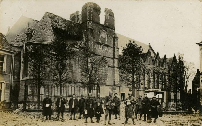 Bevrijders bij Sint-Corneliuskerk, Aalter, 1918
