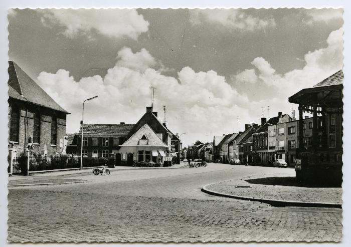 Postkaart dorpszicht Stationsstraat, Waarschoot