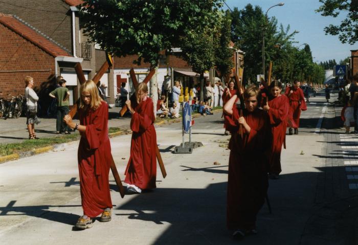 De Kruisweg in de processie van Rieme, 2003 (II)