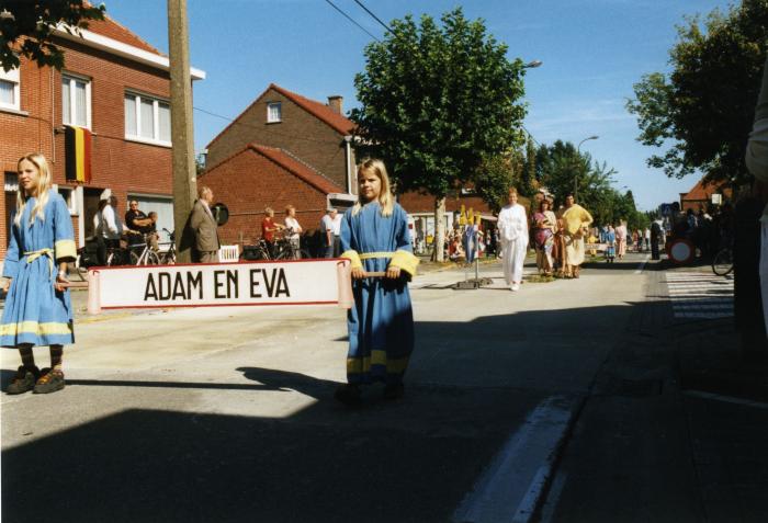 Adam en Eva in de processie van Rieme, 2003