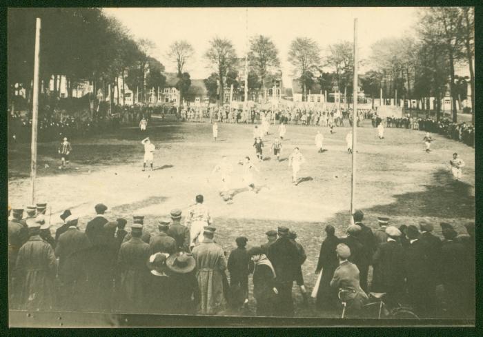 Voetbalmatch op het Plein, Kaprijke, 1914-1918