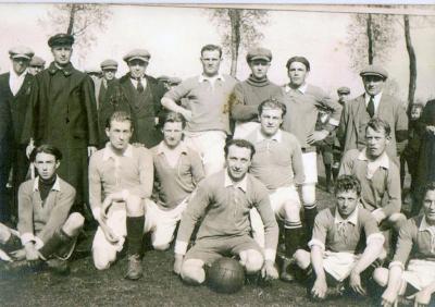 Groepsfoto voetballers, 1925-30