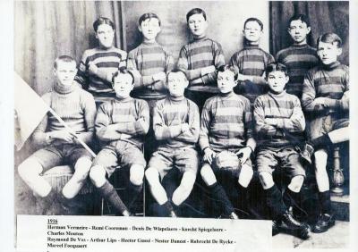 Groepsfoto voetbalploeg Knesselare, 1916