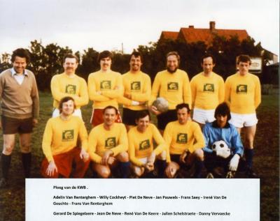 Vriendschappelijk voetbal met de KWB, 1975
